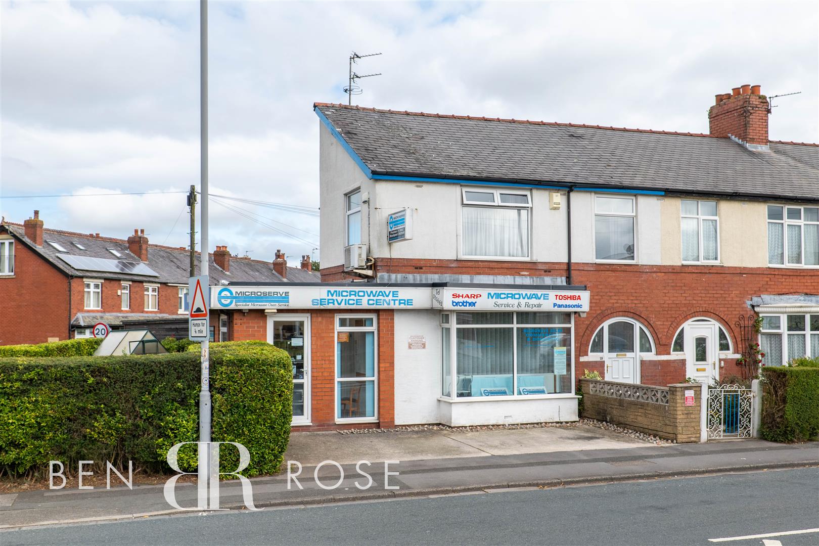 3 bed property in Brownedge Road, Preston